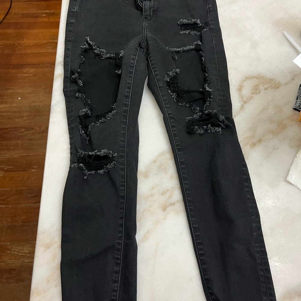 American Eagle Outfitters Black Distressed Skinny Jeans